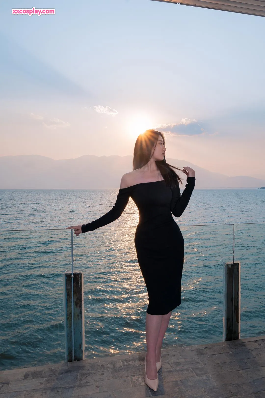 Niannian – Erhai Lake Sunset